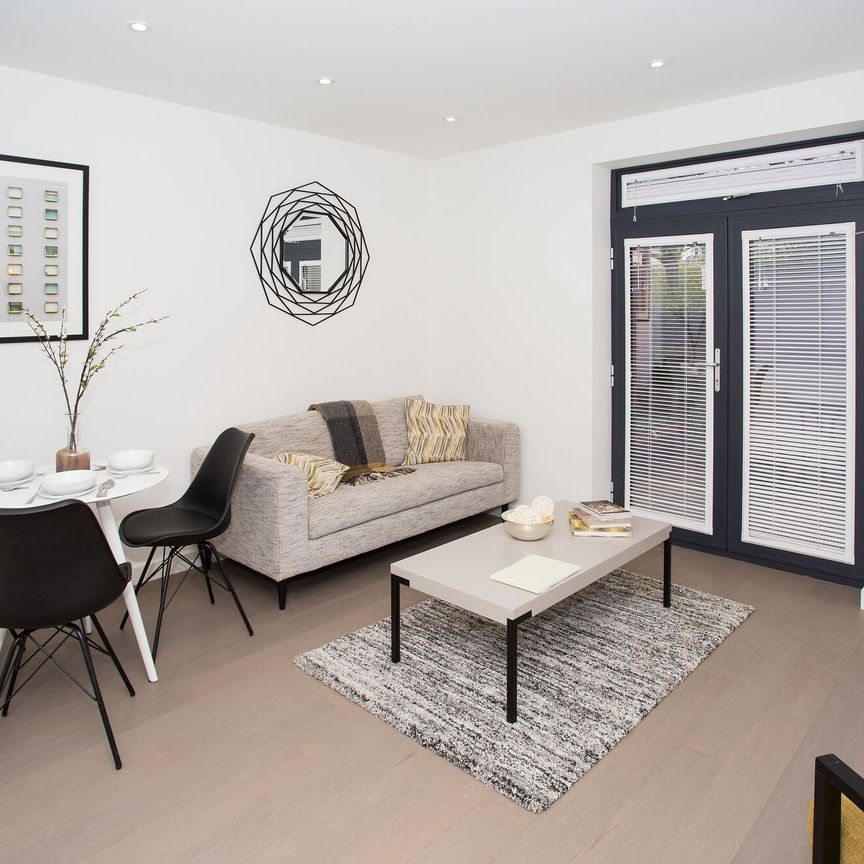 Available unfurnished from 22/12/2025 - Photo 1