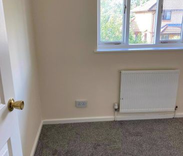 2 bedroom semi-detached house to rent - Photo 2