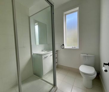 5/2 Gibson Street, Caulfield East VIC 3145 - Townhouse For Rent | D... - Photo 5