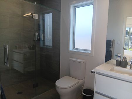 Meech Way, Frimley - Photo 4