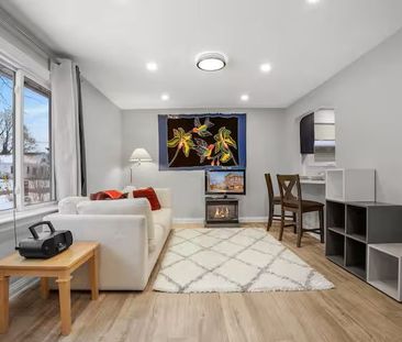 For Lease - 102 Kribs Street, Cambridge, Ontario - Photo 2