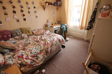 3 bedroom maisonette to rent - Photo 2