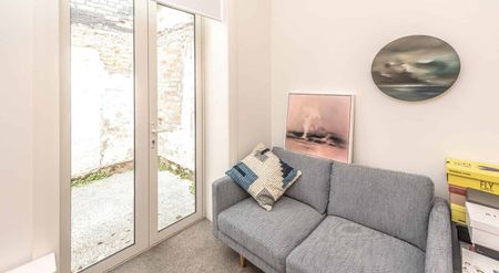 Bespoke apartment living - Photo 4