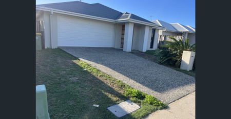 4-Bedroom Home for Rent in Blacks Beach - Photo 5