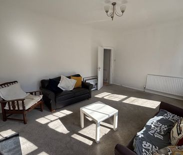 3 Bed Flat, Gilbey Road, SW17 - Photo 1