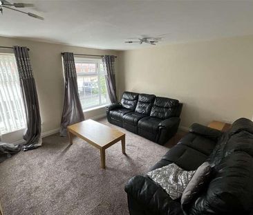 Runfield Close, Leigh, WN7 - Photo 2