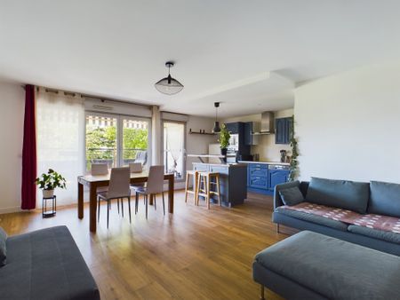 Location Appartement 4 pièces 84m² VILLEURBANNE 69100 - Photo 2