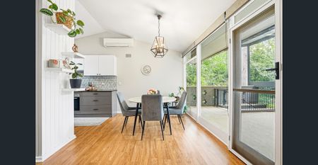 Beautiful Family Entertainer in a Prime Beecroft Setting - Photo 2