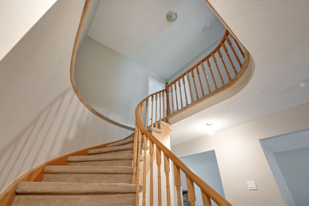 For Lease - 265 Mississaga Street, Oakville, Ontario - Photo 1