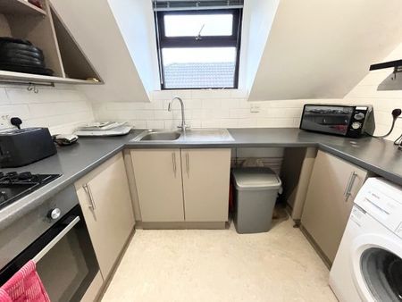 Penn Hill Avenue, Poole - Photo 4