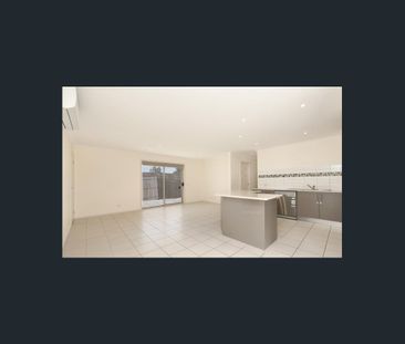 Modern living in the heart of Town! - Photo 2