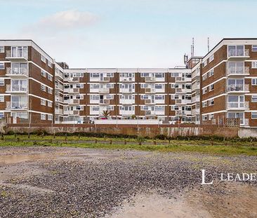2 bedroom apartment to rent Sea Front, Hayling Island, Hampshire, PO11 - Photo 1