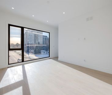 For Lease - 230 Townsgate Drive, Vaughan, Ontario - Photo 1