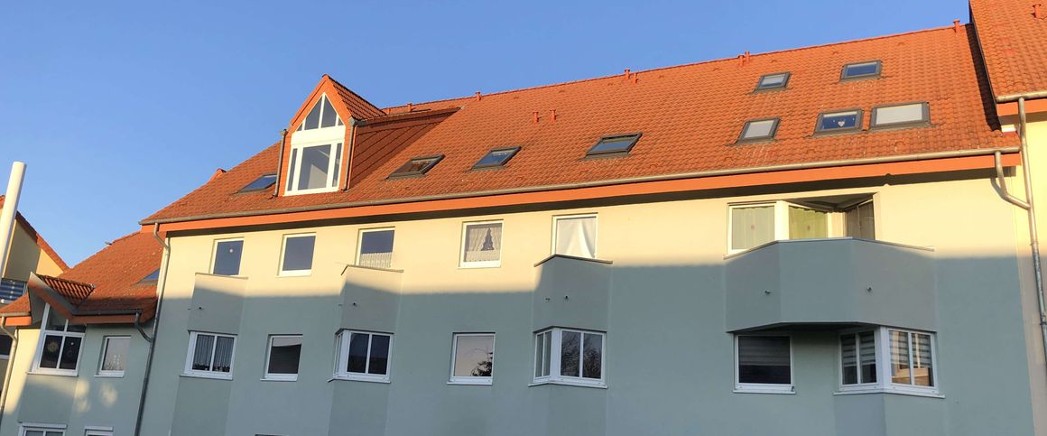 Erstbezug nach Renovierung! 2-RW mit Balkon und EBK zu vermieten! - Foto 1