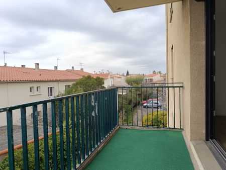 Location Appartement 5 pièces 94m² NARBONNE 11100 - Photo 4