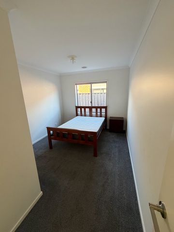 Wyndham Vale - Photo 3