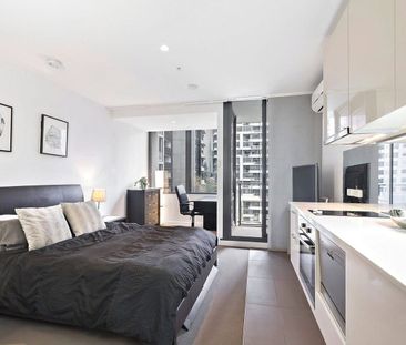 Stylish Studio with City Views & Prime Location - Photo 5