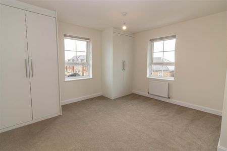 3 Bedroom House - Semi-Detached - Photo 4