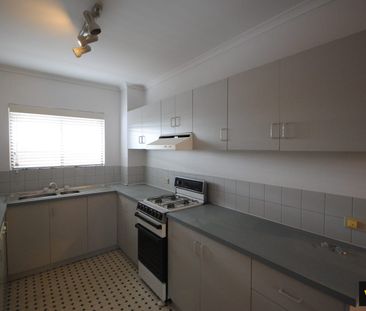 Light, Bright & Convenient! - Photo 6