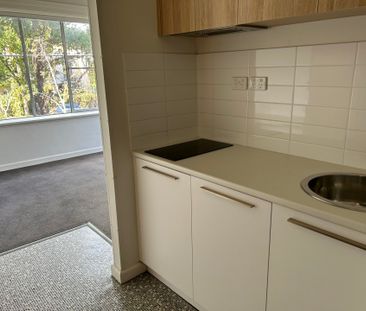 Studio Apartment In Boutique Block - Photo 3