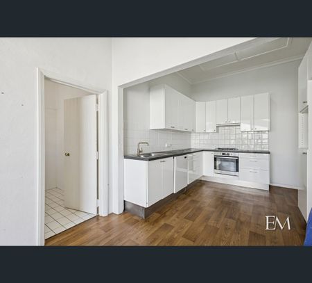2/111 Winthrop Avenue, Nedlands, WA 6009 - Photo 2