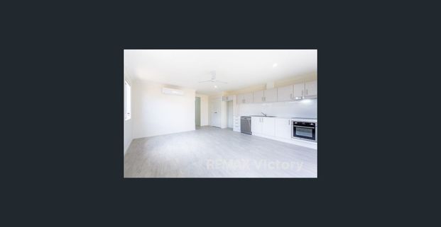 Private modern duplex - Photo 1