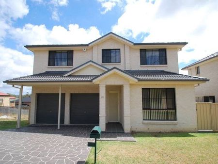 Spacious Family Home! - Photo 4