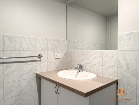 East Perth - Photo 5