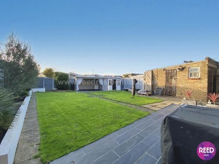 3 bedroom semi-detached house to rent - Photo 5