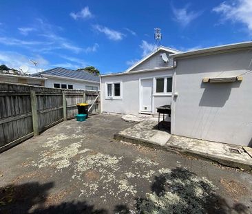 Quiet & Cozy 2-Bedroom Home in Miramar Location - Photo 1