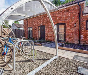 1 bedroom in a house share to rent - Photo 2