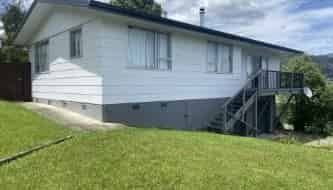 Sunny 3 bedroom property close to Nelson City - Photo 1