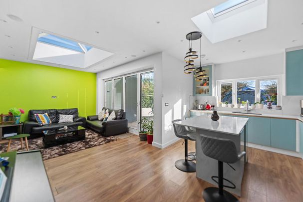 Leysdown Road, Mottingham, SE9 - Photo 1