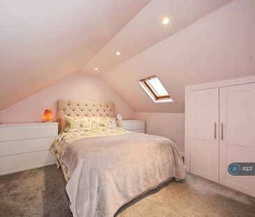 3 bedroom terraced house to rent - Photo 3