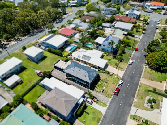 A SHORT STROLL TO THE WATERFRONT - Photo 1