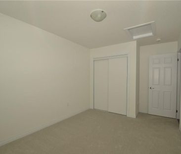 For Lease - 10 Heritage Way, Thorold, Ontario - Photo 4