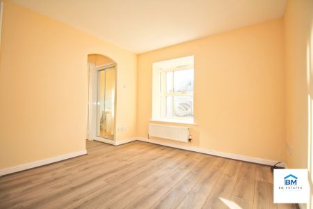 4 Bedroom Semi Detached - Photo 2