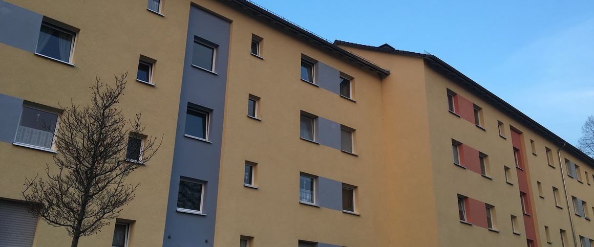 Gut geschnittene 4-Zimmer-Wohnung mit Balkon! - Foto 1