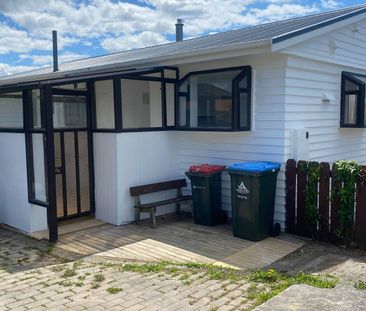 Hillsborough - 4 bedrooms plus huge rumpus - Photo 4