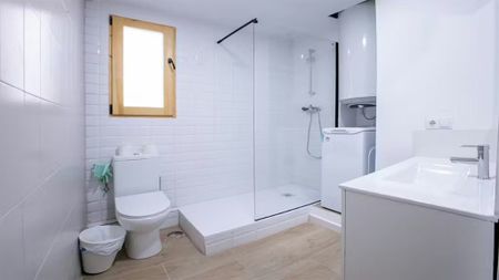 Avenida de Peris y Valero, Valencia, Valencian Community 46006 - Photo 3