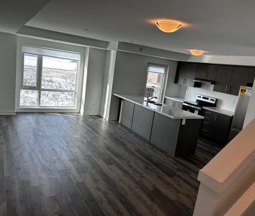 For Lease - 5 Romilly Avenue Unit# 8, Brampton, Ontario - Photo 3