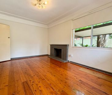 Bright 3-Bedroom House – Thornleigh - Photo 5