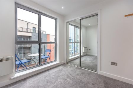 2 bedroom apartment to rent - Photo 2