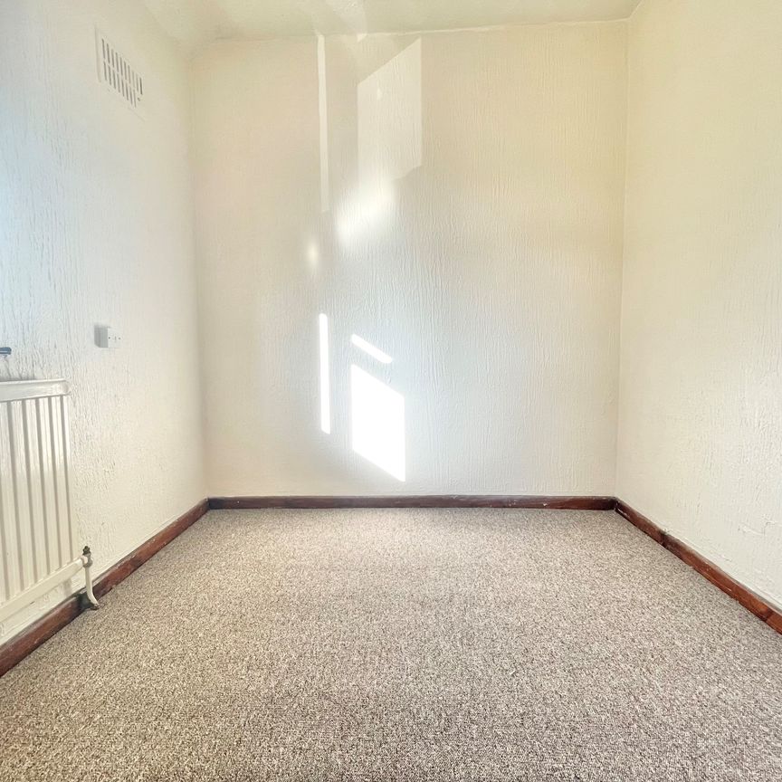 3 bedroom house to rent Plantation Road, NR6 - Photo 1