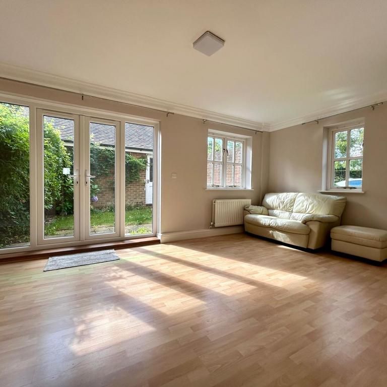 3 bedroom semi-detached house to rent - Photo 1