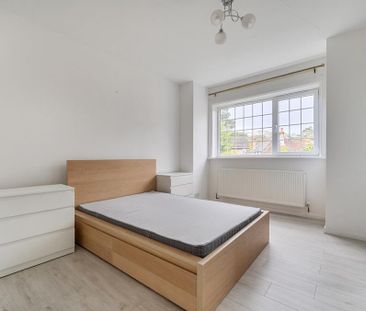 4 bedroom detached house to rent - Photo 4