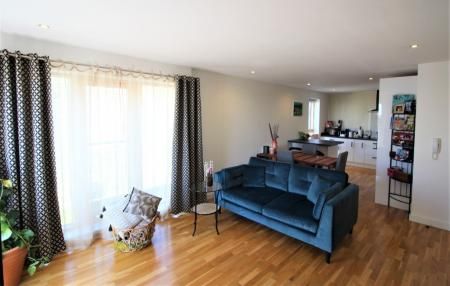 St Johns Gardens, Bury, BL9 - Photo 2