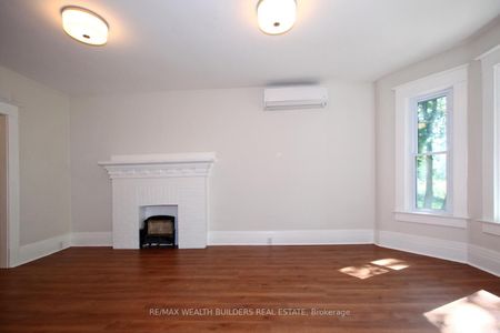 Detached Home For Lease | W8099878 - Photo 2