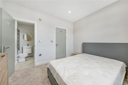 4 bedroom apartment to rent - Photo 5