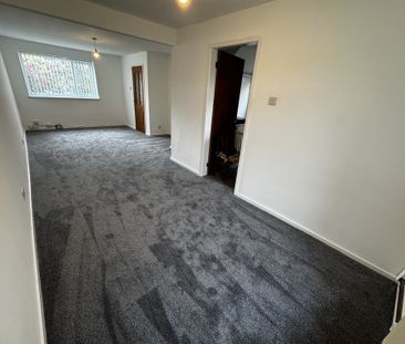 Chester Avenue, Little Lever, Bolton - Photo 2